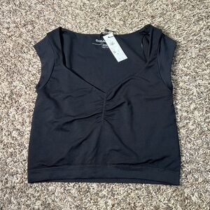 Garage NWT Cropped V Neck Scrunch Seamless Cami Top
